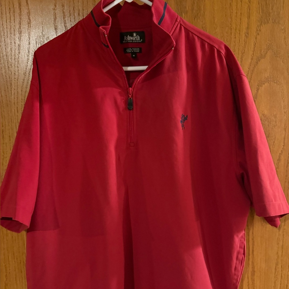 Men’s Ashworth wind shirt, size medium.